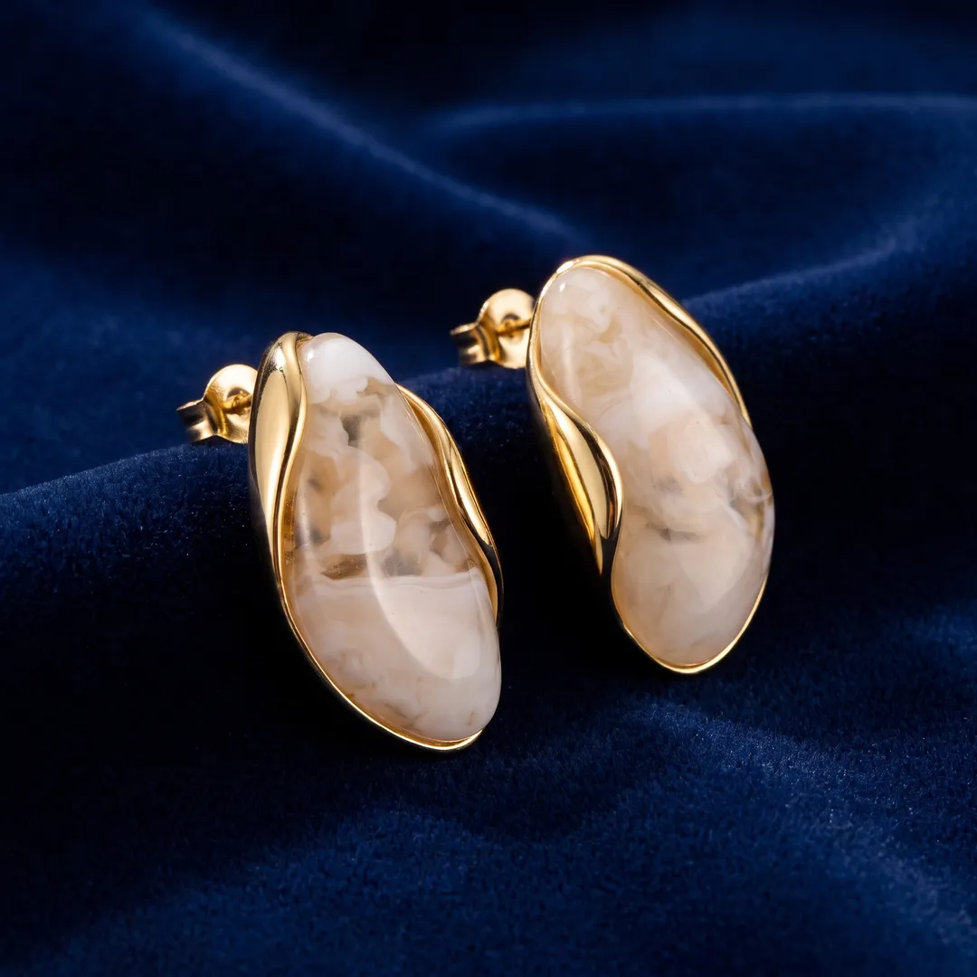 Aretes irregulares de resina, Crema, foto 2