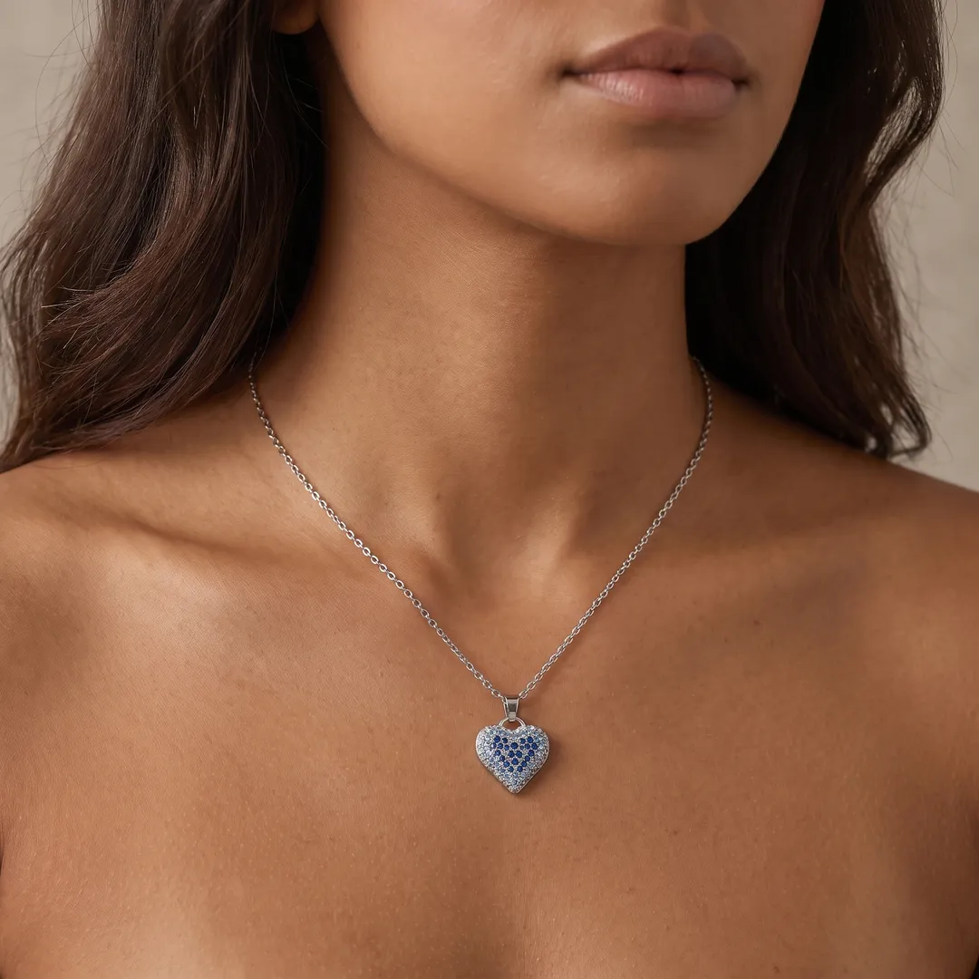 Collar con dije de corazón de circonias azules, tono plata, Plateado, foto 5