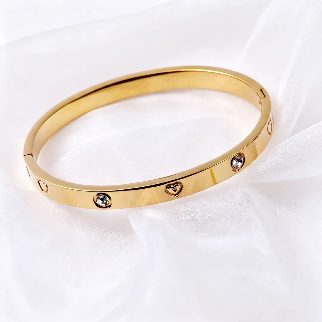 Brazalete rígido dorado con corazones y circonias, Dorado, foto 3
