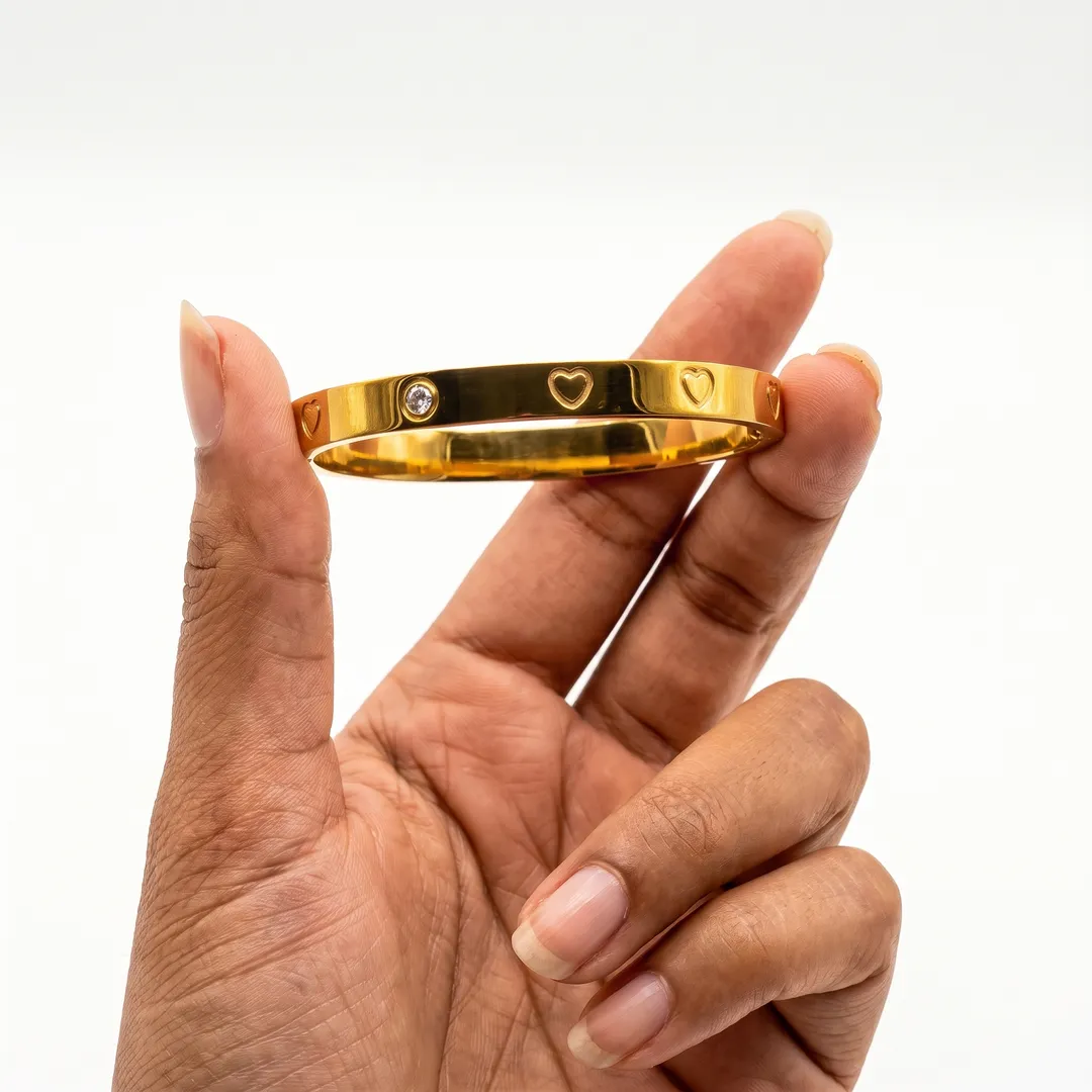 Brazalete rígido dorado con corazones y circonias, Dorado, foto 4